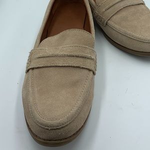 Universal Thread Cream Suede Loafers Size 7 1/2